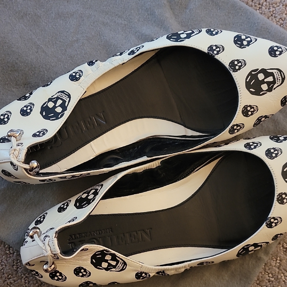 Alexander McQueen Women's Flats - Picture 4 of 9
